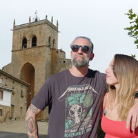 Daniela y José, dueños de un bar en un pueblo de 70 habitantes: “Nos dan casa y trabajo, solo pagamos 110 euros de alquiler”