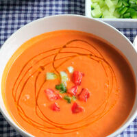 El New York Times acaba de descubrir la receta del gazpacho andaluz tradicional. Yo llevo años haciéndolo en casa con menos ingredientes