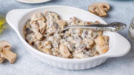 Cómo hacer pollo a la crema con champiñones, con la receta y consejos de la Chef Betty Vázquez en solo 30 minutos