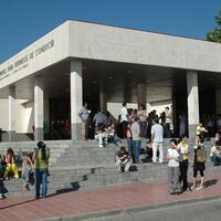 La DGT quiere prohibir las mascarillas negras en los exámenes teóricos oficiales de conducir 