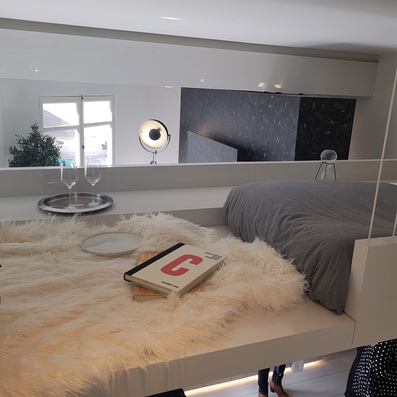 El estudio de Héctor Ruiz diseña un apartamento completo en 28 m2 para