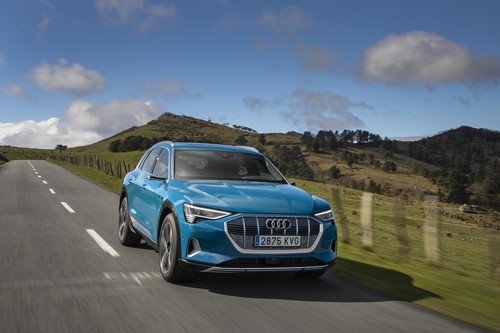 Probamos el Audi e-tron, el sorprendente SUV eléctrico de 408 CV y 400 km de autonomía que revive la revolución quattro de Audi