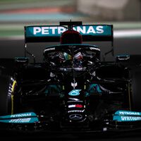 Lewis Hamilton lidera en el estreno de Arabia Saudí en la Fórmula 1 sin usar aún el motor mágico