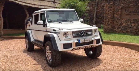 Este es el Mercedes-Maybach G 65 Landaulet, paseando su V12 biturbo de 600 CV y sus plazas traseras descapotables por la red