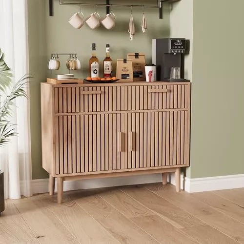 MOTUZP Aparador de Salón Moderno con 2 Puertas de Listones y 2 Cajones, Mueble Auxiliar de Almacenaje en Madera de Roble, Consola Recibidor con Patas de Madera Maciza, 100x35x80 cm, Roble Natural