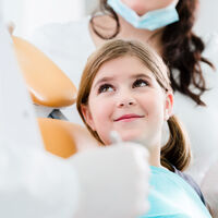  Si tu hijo ha cumplido seis años, es hora de hacer una primera visita al ortodoncista