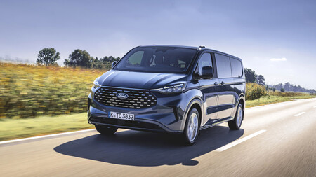 Tourneo Custom Dynamic 02