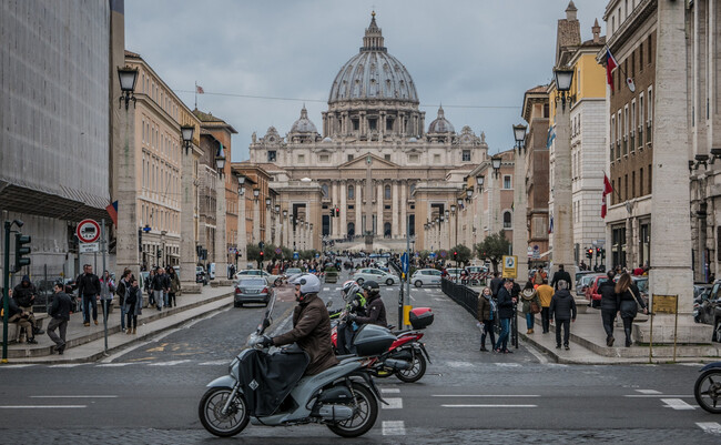 Tráfico en Ciudad del Vaticano, Roma
