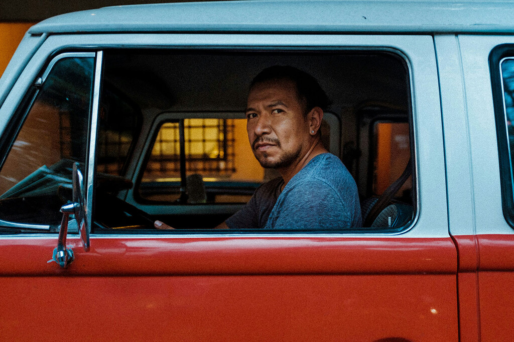 Un empleado puso el freno de mano en la furgoneta de la empresa cuando iba de copiloto. Salió despedido, pero de su empresa