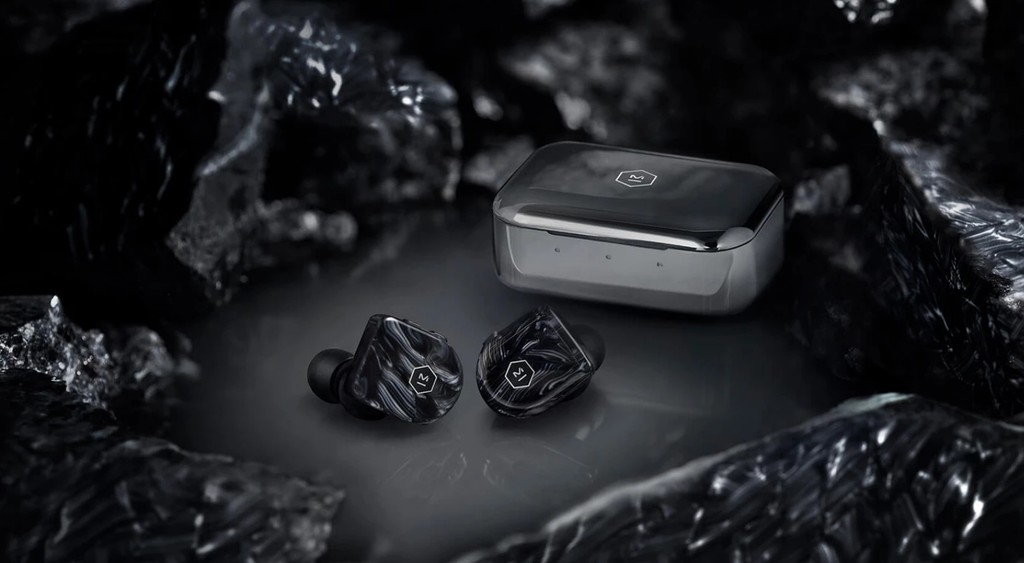 Master & Dynamic renueva su catálogo de auriculares con el MW07 Plus, un modelo in-ear inalámbrico para usar en movilidad