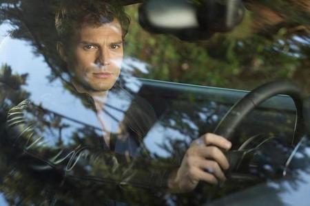 Christian Grey nos espera en su coche ¿subimos?