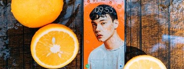 Los 11 mejores smartphones resistentes al agua por menos de 400 euros para ir más tranquilos a la piscina o la playa