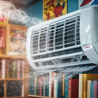 Si tu aire acondicionado tiene esta función, úsala para estar relativamente fresco gastando menos luz de lo habitual 