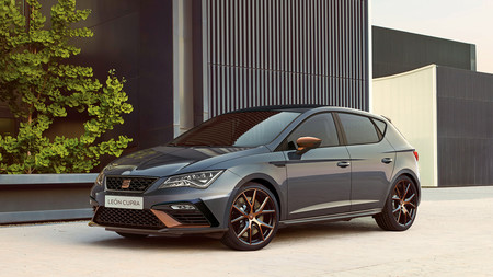 El SEAT León CUPRA se viste con fibra de carbono para su edición especial en México