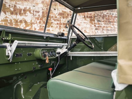 Land Rover 3
