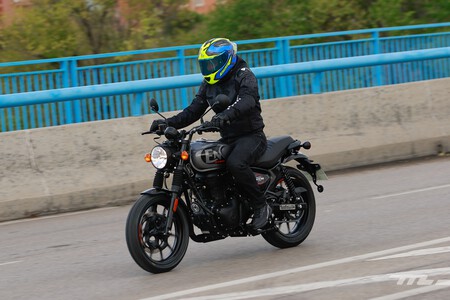 Royal Enfield Hntr 350 2022 Prueba 016