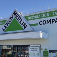 Este toldo retráctil de Leroy Merlin cuesta menos de 70 euros y no necesitas obras para instalarlo 