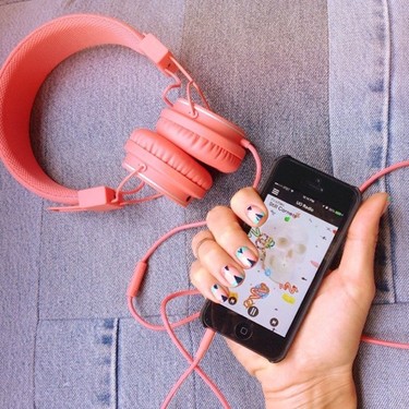 Deja que la música te quite el mal humor. ¡Empieza el fin de semana! 