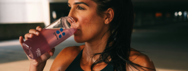 No sudas tanto, pero bebes como si corrieras un maratón: la nueva obsesión con los electrolitos
