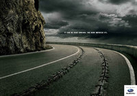 Subaru Impreza STI, destroza la carretera