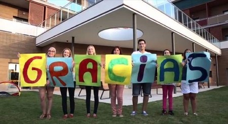 Representantes de las familias de las Casas Ronald McDonald muestran su agradecimiento en un vídeo
