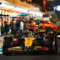 Ferrari y McLaren llevan 16 años sin ganar un mundial de F1. Este domingo, una de las dos lo ganará. Y hay más que dinero en juego 