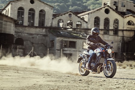 Yamaha XSR700 XTribute: Un precioso homenaje a las añoradas XT500