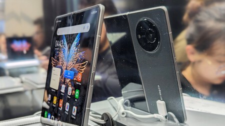 Tecno Phantom V Fold