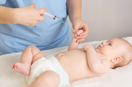 Andalucía también financiará las vacunas Bexsero y la tetravalente contra la meningitis: ¿para cuándo en toda España?