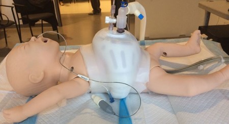 NeoVest, el chaleco que ayuda a los bebés prematuros y enfermos a respirar sin necesidad de máscaras ni tubos