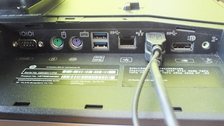 Conexiones traseras HP EliteOne 800