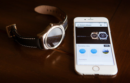 Android Wear 2.0 ya está aquí: la integración con el iPhone mejora y da un paso adelante