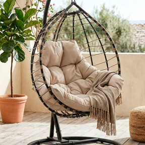 Baja de precio el sillón colgante de Carrefour que suma en estilo bohemio y convierte terrazas o balcones en zonas de relax 