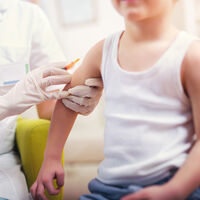 ¿Puedo ponerle a mi hijo la vacuna de la gripe si es alérgico al huevo?  