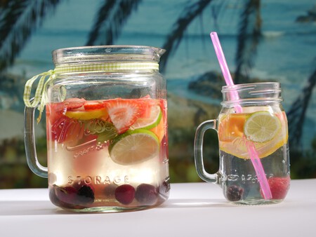 Alimentación, ejercicio y agua: conoce los hábitos que puedes empezar hoy para cuidar tu salud a futuro, según una experta en nutrición