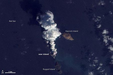 Visto desde el espacio: Erupción volcánica crea una nueva isla en el Mar Rojo