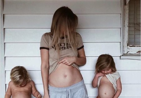 El divertido y tierno anuncio de embarazo donde todos presumen barriguita