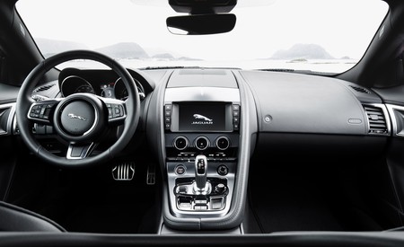Jaguar F Type 2 0 2018 003