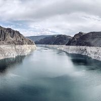 En 1938, la construcción de una presa sumergió y condenó un pueblo de EEUU. 90 años después, ha emergido por las sequías