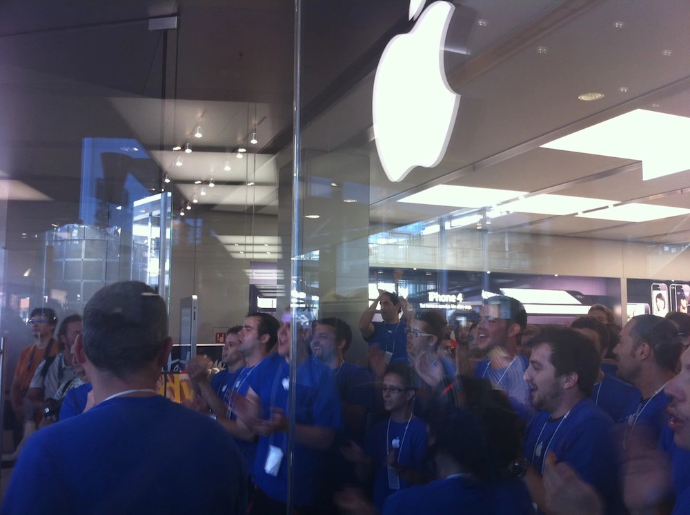 Foto de Inauguración Apple Store La Maquinista (45/93)