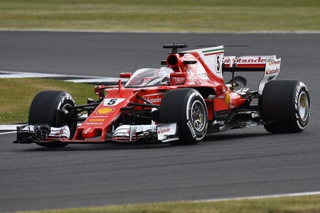 Vuelven las cúpulas a la Fórmula 1. Sebastian Vettel prueba un nuevo escudo en Silverstone