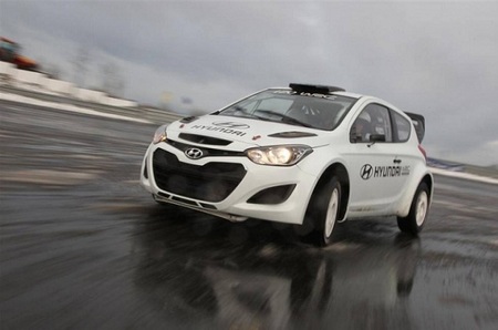 El Hyundai i20 WRC sigue dejándose ver, esta vez por Europa