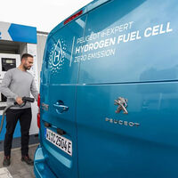 Los coches de hidrógeno son un fracaso. Stellantis dejará de invertir en ellos mientras que las marcas que los venden están siendo demandadas 