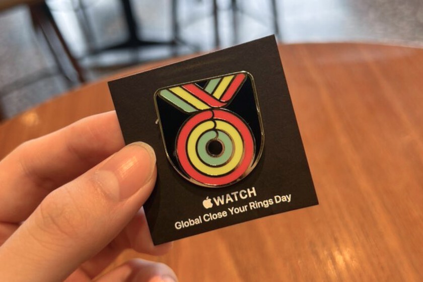 ¿Quieres este pin que está regalando Apple para celebrar el décimo aniversario del Apple Watch? Así puedes conseguirlo