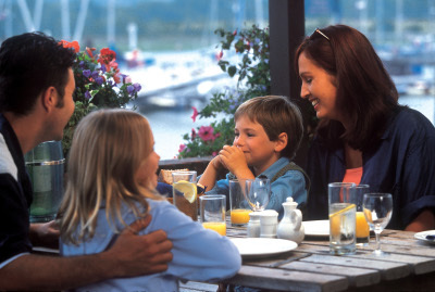 Comer en familia mejora la calidad de la dieta