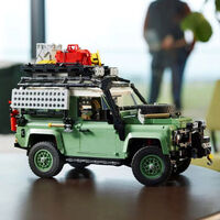 Si estás enamorado del Land Rover Defender clásico de LEGO, ahora lo tienes por 40 euros menos