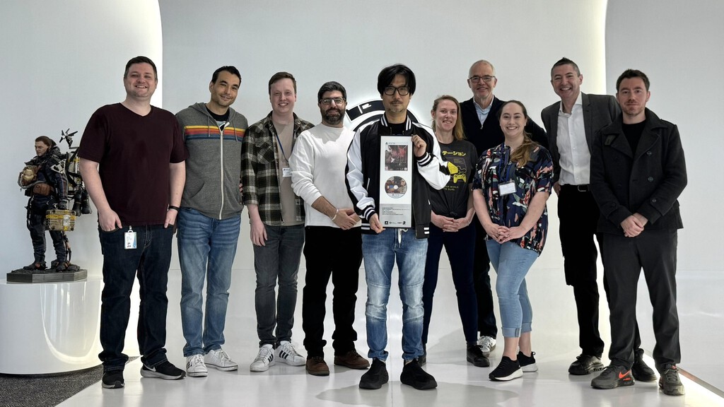 ¿Physint a la vista? Kojima acaba de enseñar su nuevo tráiler, pero sólo a su oficina y el día que le visita Sony 