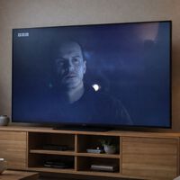 Esas franjas verticales en los grises de tu tele son el molesto banding. Este es el motivo por el que aparecen 