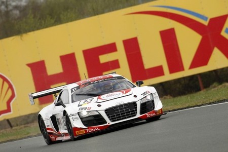 El Belgian Audi Club WRT manda en Nogaro a pesar de Sébastien Loeb