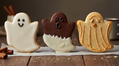 3 tipos de galletas de fantasma que puedes hacer con la misma masa para Halloween